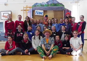 WEB French day with visiting pupils and Theatre sans Frontieres